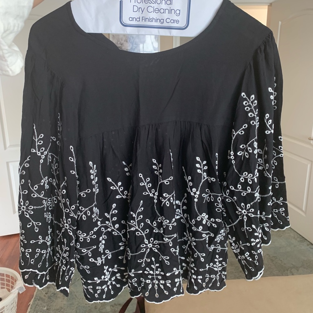 Sabina Musayev Black Embroidered wide arm blouse
